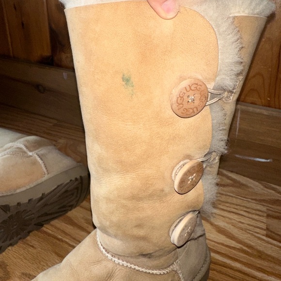Triple Bailey Button UGG Boots - Picture 8 of 9